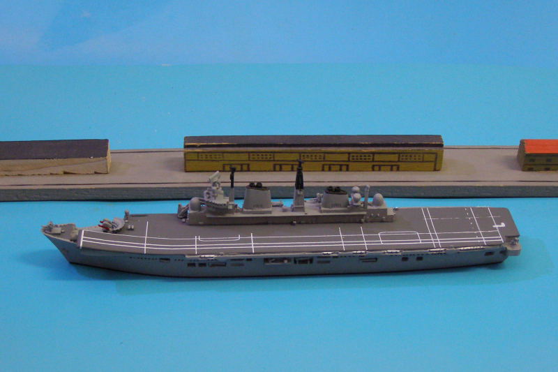 Aircraft carrier "Illustrious" after conversion (1 p.) GB 2006 No. K 72D from Albatros